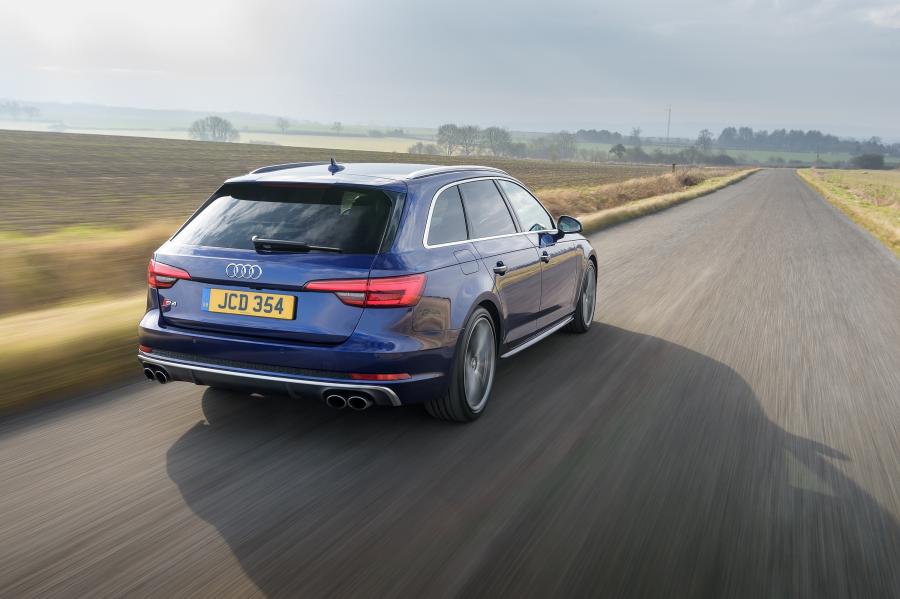  Audi S4 Avant (B9) 2017 года  (UK) (фото 26 из 31)